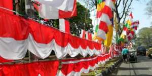 Jual Bendera Merah Putih, Pria Ini Raup Untung Rp3 Juta/Hari