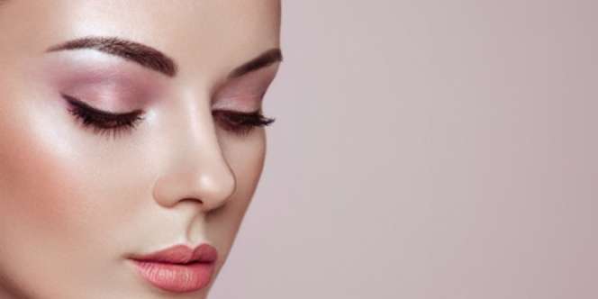 Tutorial Mudah Membuat 'Wet Look' dengan Highlighter