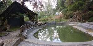 Nikmatnya Berendam Air Hangat di Green Forest Bandung