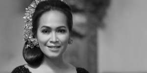 Pesona Kebaya Papua dari Vera Anggraini