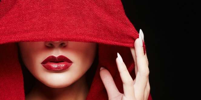 Artis Cantik Ini Bikin Gempar karena Lepas Hijab