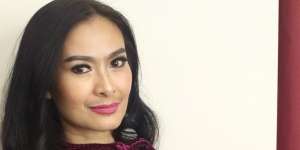 Penampilan 'Polos' Iis Dahlia Saat Tidur Bikin Heboh