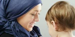 Kisah Inspirasi Feeza Fauziah Saat Menyapih Buah Hati