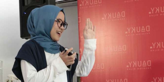 Terlihat Mewah, Nyatanya Busana Nissa Sabyan Ramah Kantong