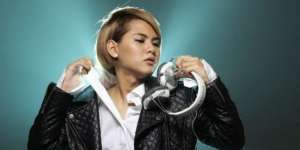 Berkebaya dan Make Up, Wajah Mantan Istri Aming Bikin Pangling