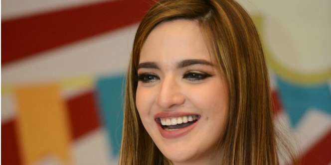 Berangkat Haji, Harga Tas Nia Ramadhani Bikin Syok