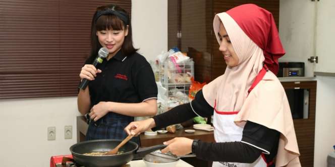 Haruka Eks `JKT48` Pimpin Lomba Masak 17an, Lihat Serunya