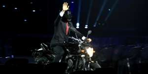 Aksi Jokowi Nunggang Moge di Asian Games, Kaesang: Saya Tadi Stuntman