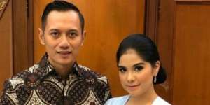 Berhaji, AHY dan Annisa Pohan Sempatkan Foto di Depan Kabah