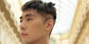 Roy Kiyoshi Kini Tampil Dengan Wajah Baru, Netizen Ngakak
