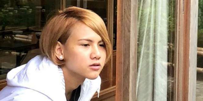 Evelyn Nada Anjani Tampil dengan Rambut Panjang, Cantik Banget!