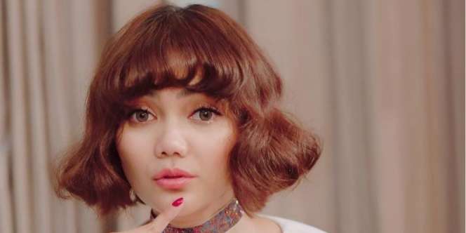 Jawaban Mengejutkan Rina Nose Ditanya Soal Pindah Keyakinan