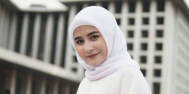 Kesiangan, Prilly Latuconsina Kesal Tak Ikut Sholat Idul Adha