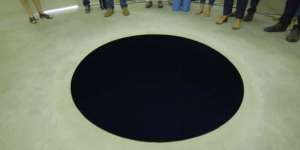 Dikira Lukisan di Lantai, Saat Diinjak Ternyata... 