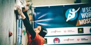`Spiderwoman` Berhijab Aries Susanti Sabet Emas