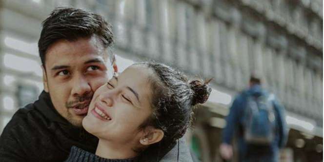 Chicco Jerikho Pamerkan Wajah Anaknya