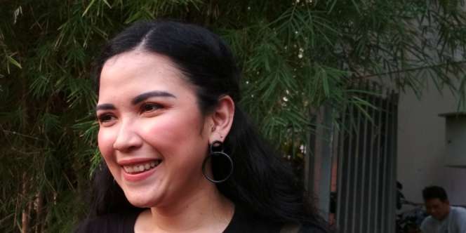 Dinda Kanyadewi Siapkan #2019GantiStatus, Menolak `Brondong`