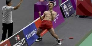 Raih Emas, Jonatan Christie Kembali Buka Baju
