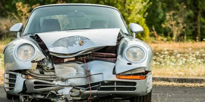 Mobil `Bonyok` Laku Rp6 Miliar, Apa yang Diincar?