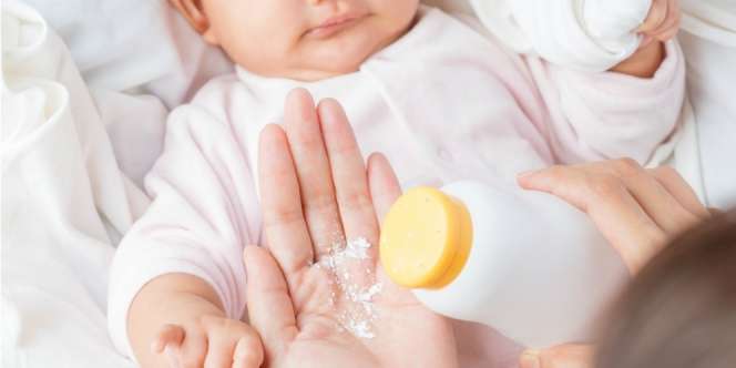 Bayi Ternyata Tak Terlalu Butuh Bedak, Ini Alasannya