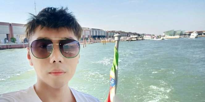 Foto Imut Makan Ice Cream, Wajah Roy Kiyoshi Jadi Perbincangan