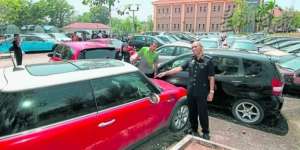 Pria Beruntung, Beli Mercedes Benz Cuma Rp1,7 Juta