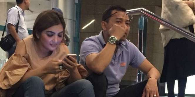 Aksi Anang dan Ashanty Ngedeprok di Depan Mall Jadi Sorotan