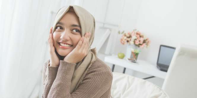 Perlukah Pakai Pelembap Saat Udara Lembap?