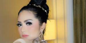 Wajah Krisdayanti Sebelum dan Sesudah Makeup, Terlihat Beda?