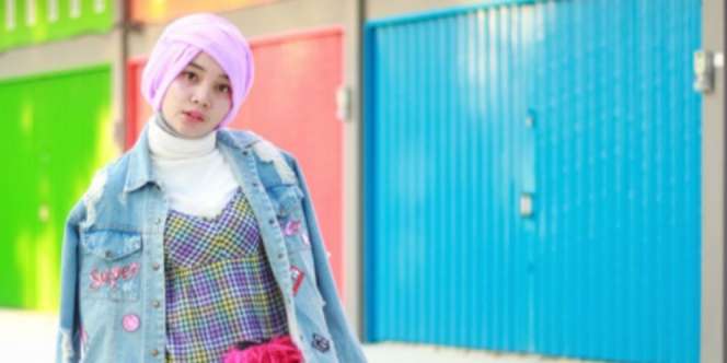 Kesan Playful dengan 'Denim with Patch'