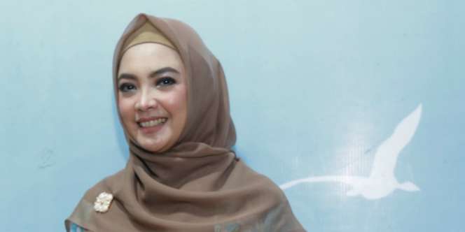 Ingrid Kansil: Ketemu Warga Pakai Hermes, Apa Pantas?