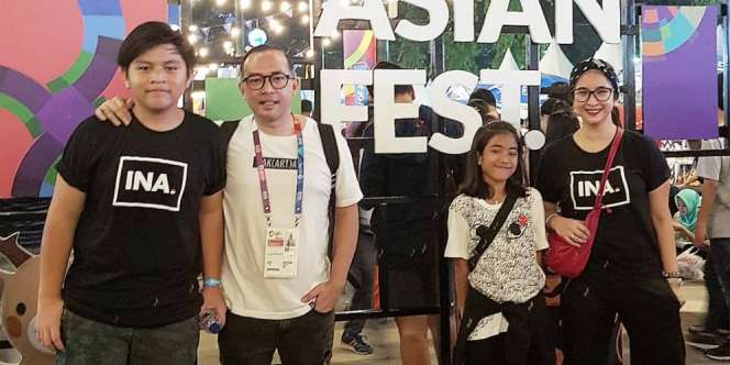 Ingin Kompak dengan Si Anak ABG? Tiru Trik Novita Angie