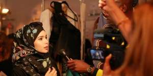 Misi Vivi Zubedi di New York Fashion Week