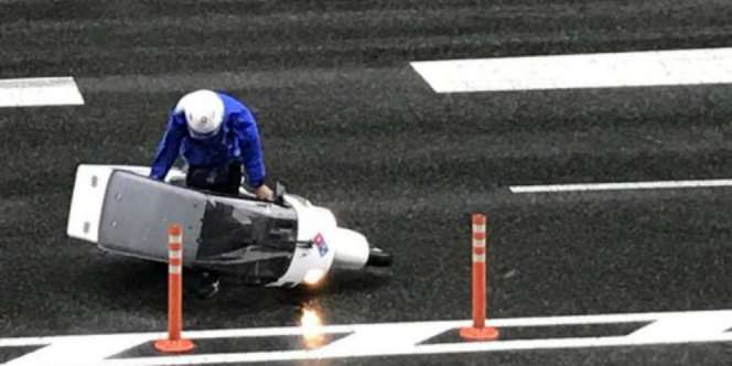 Viral, Pengantar Pizza Terjang Topan Demi Pelanggan