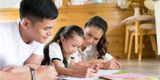 3 Kebiasaan yang Bikin Hubungan Anak dan Orangtua Makin Hangat