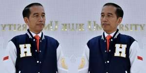 Bikin Riuh, Jokowi Sebut `Kelebihannya` Dibanding Barack Obama