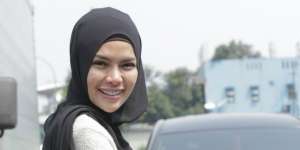 Kritik Netizen Sambil Pamer Mobil Mewah, Nikita Mirzani: Miskin Hati & Harta