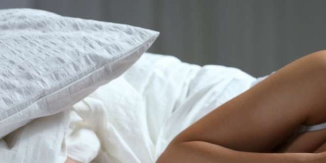 Istri Asyik Selingkuh di Kamar Rumah Mertua