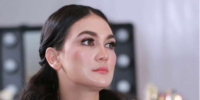 Santer Disebut Putus, Mata Luna Maya Sembap?