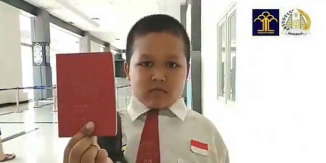 Nursaka, Bocah 'Lintas Negara' Itu Akhirnya Dapat Sepeda Jokowi