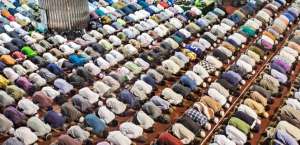 Innalillahi, Imam Sholat Jumat Wafat Saat Baca Al-Fatihah