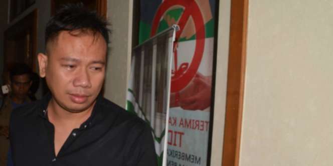 Sambil Menangis, Vicky Prasetyo Akui Gugat Cerai Angel Lelga
