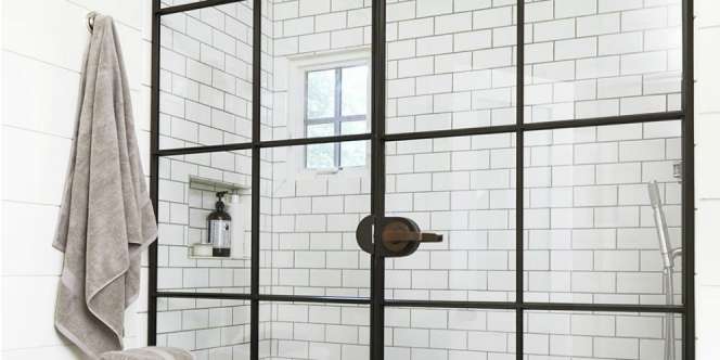 Trik Mudah Buat Pintu Kaca Kamar Mandi Bersih Mengkilap
