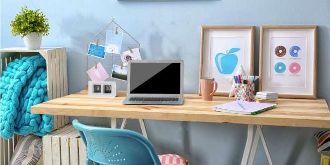 Sudut Home Office Hangat Bernuansa Pastel