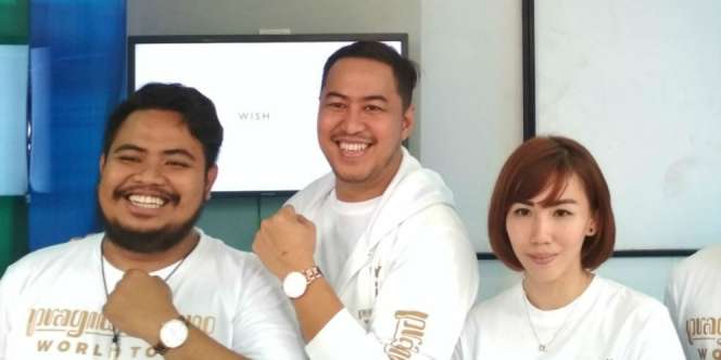 Tur Mancanegara, Pandji Pragiwaksono Bawa Jam Batik