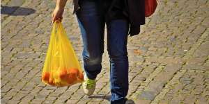 Mulai Desember, Kota Bogor Larang Kantong Plastik