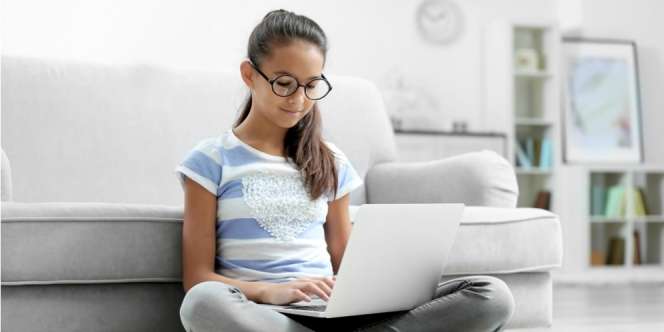 Perhatikan, PR Sekolah Anak Bikin Sibuk atau Bikin Pintar?