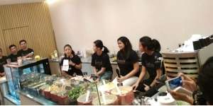 Sensasi Makan Warteg di Restoran