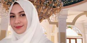 Potret Cantik Denira Wiraguna Saat Berhijab