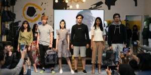 Memanjakan Kaum Millennial Belanja Produk Fashion Keren